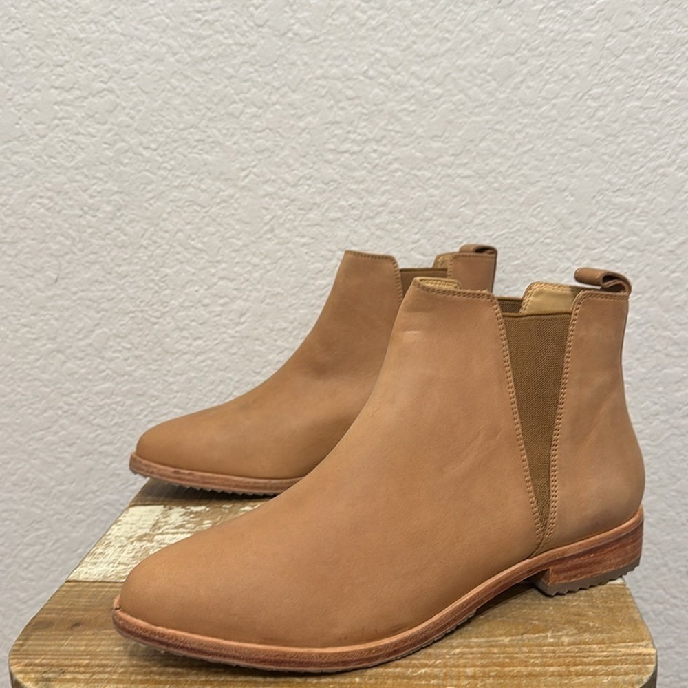 Nisolo Everyday Chelsea Boot Almond Size 6.5 - Picture 5 of 7